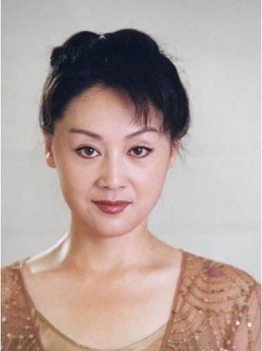 演员高峰王姬的老公,揭秘高峰背后的神秘力量