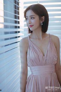 佟丽娅图片生活照,生活中的优雅与自然